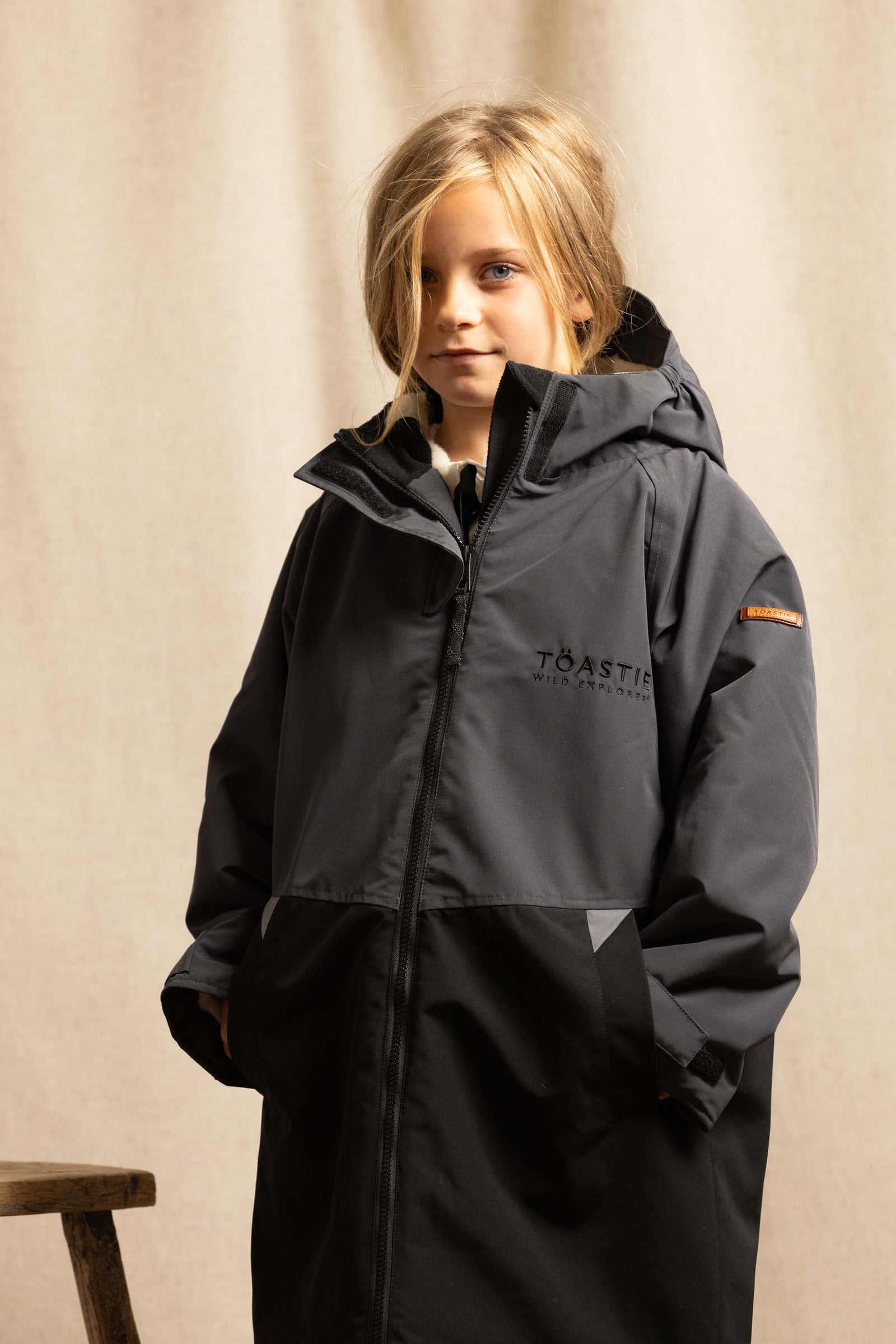 Kids Weatherproof Changing Robe | Black