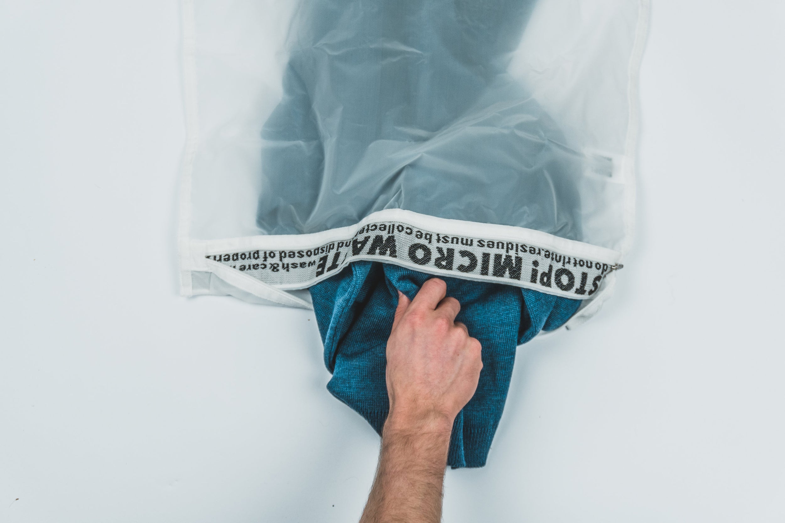 SEEKING SUSTAINABILITY | LAUNDERING YOUR CLOTHES TOWARDS A CLEANER OCEAN