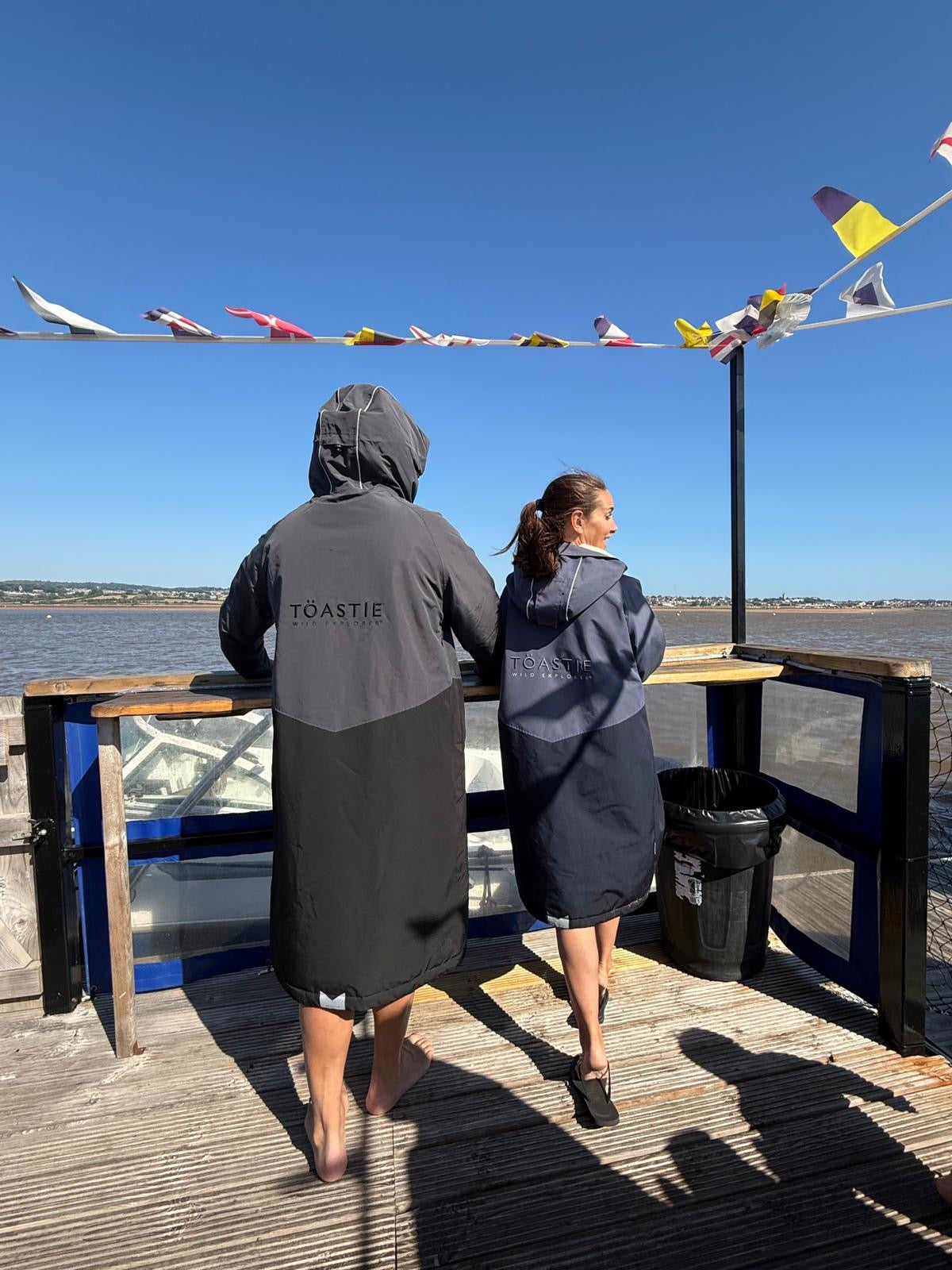 Adult Weatherproof Changing Robe | Black