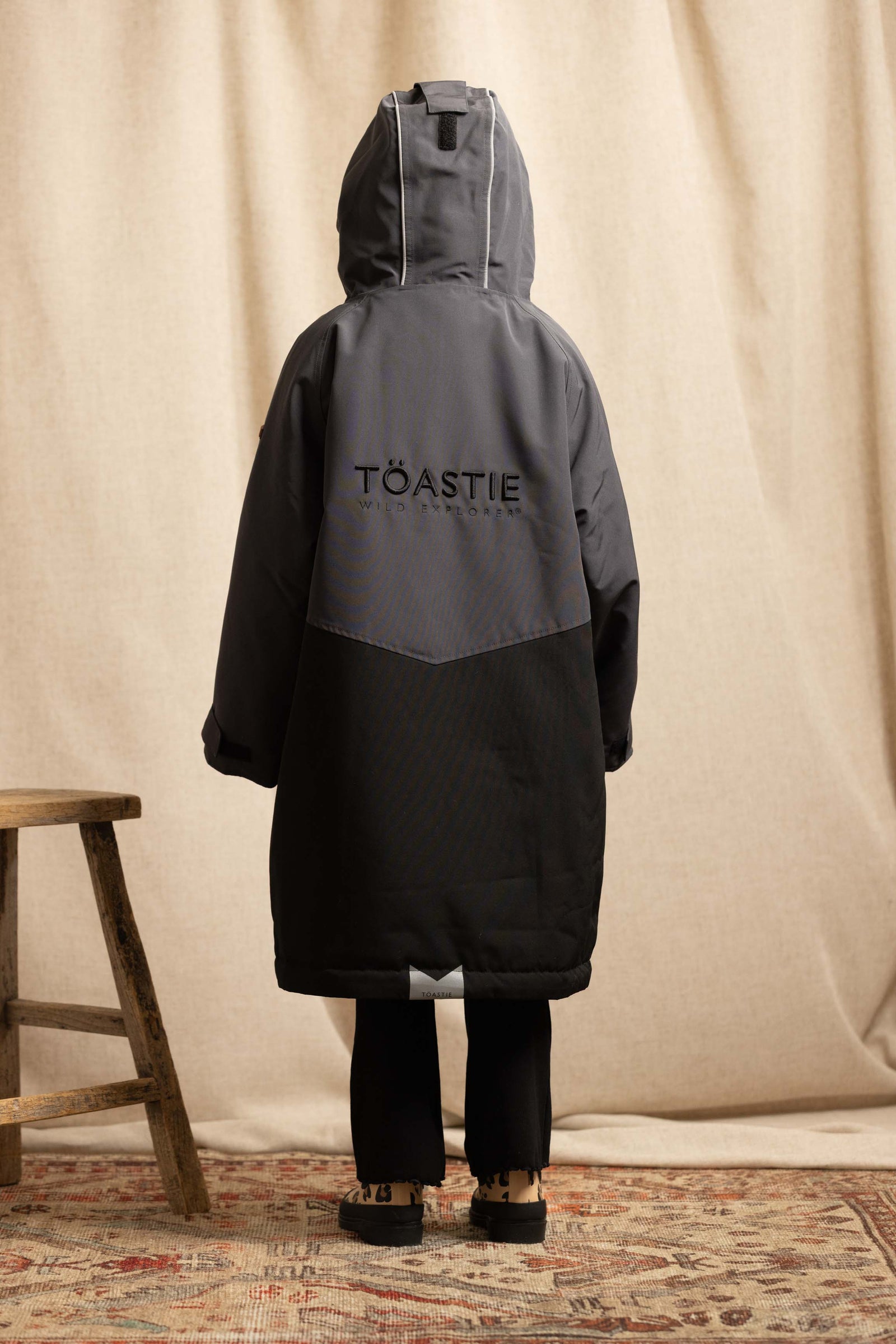 Kids Weatherproof Changing Robe | Black