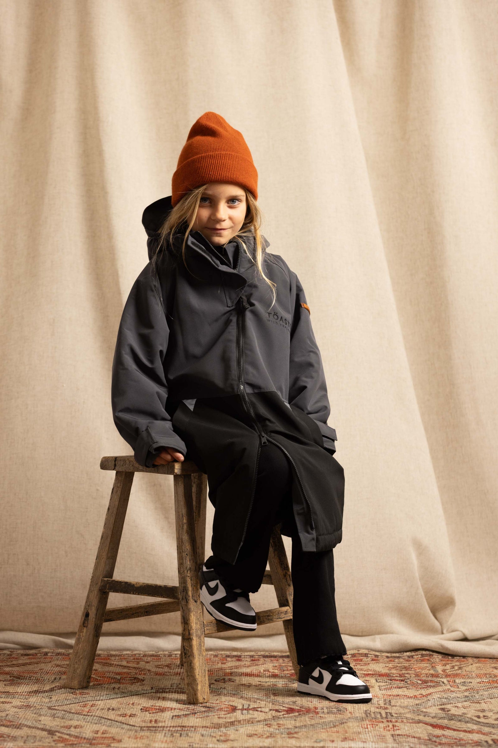 Kids Weatherproof Changing Robe | Black